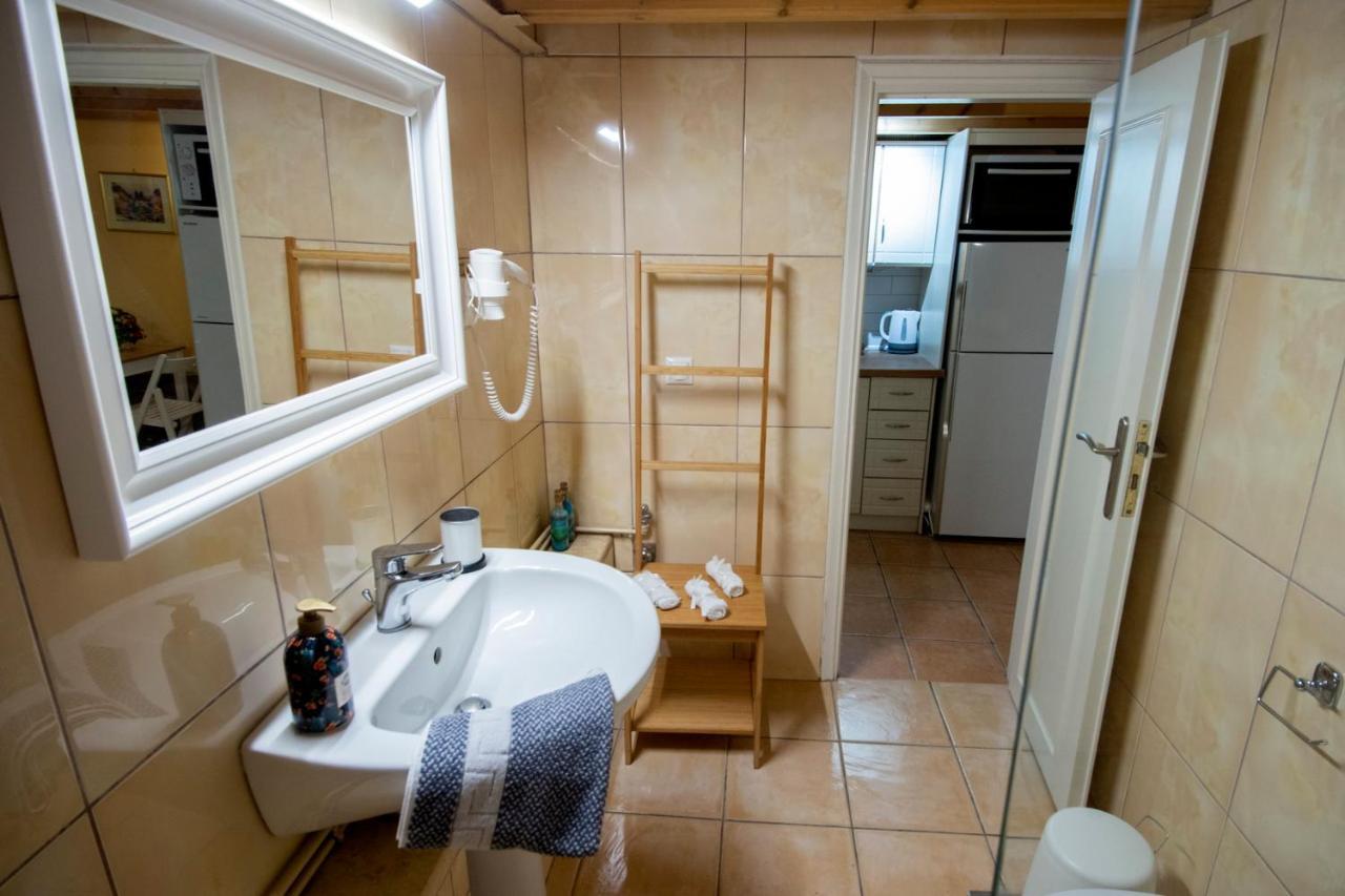 Yiasemi Cοrfu Luxury Apartment Corfu  ภายนอก รูปภาพ
